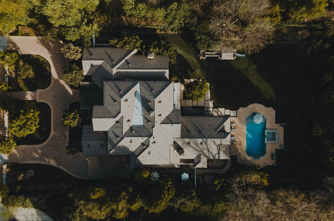 celebrity mansion exterior